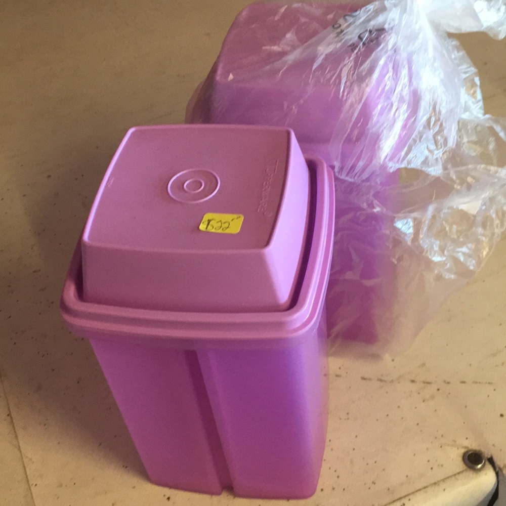 Tupperware container